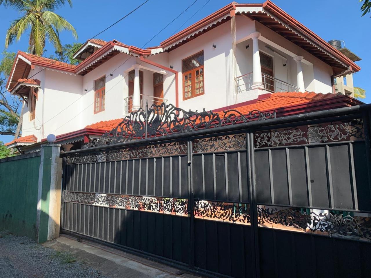 Ceylon Glory Hostel Негомбо Экстерьер фото