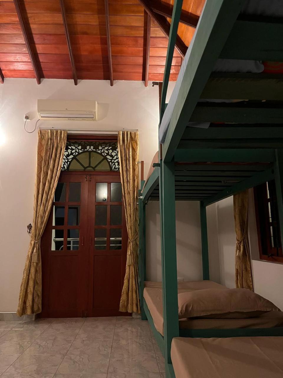 Ceylon Glory Hostel Негомбо Экстерьер фото